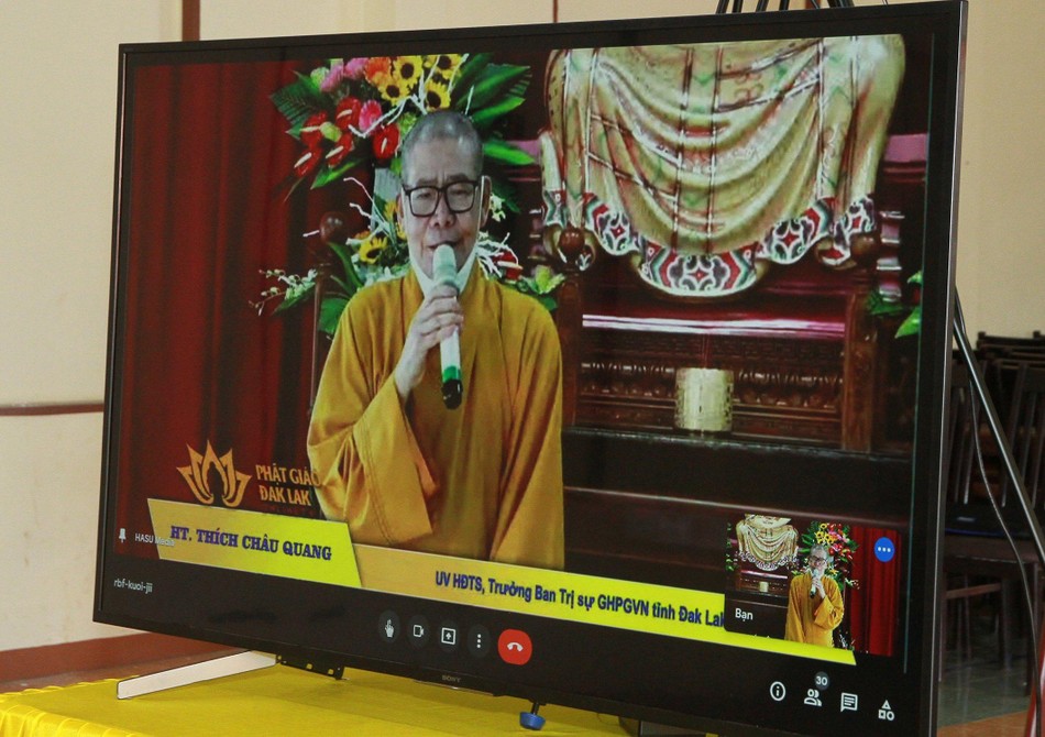 Hòa thượng Thích Châu Quang ban đạo từ Hòa thượng Thích Châu Quang ban đạo từ