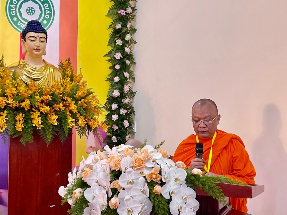 Thượng tọa Lý Hùng phát biểu khai mạc Thượng tọa Lý Hùng phát biểu khai mạc