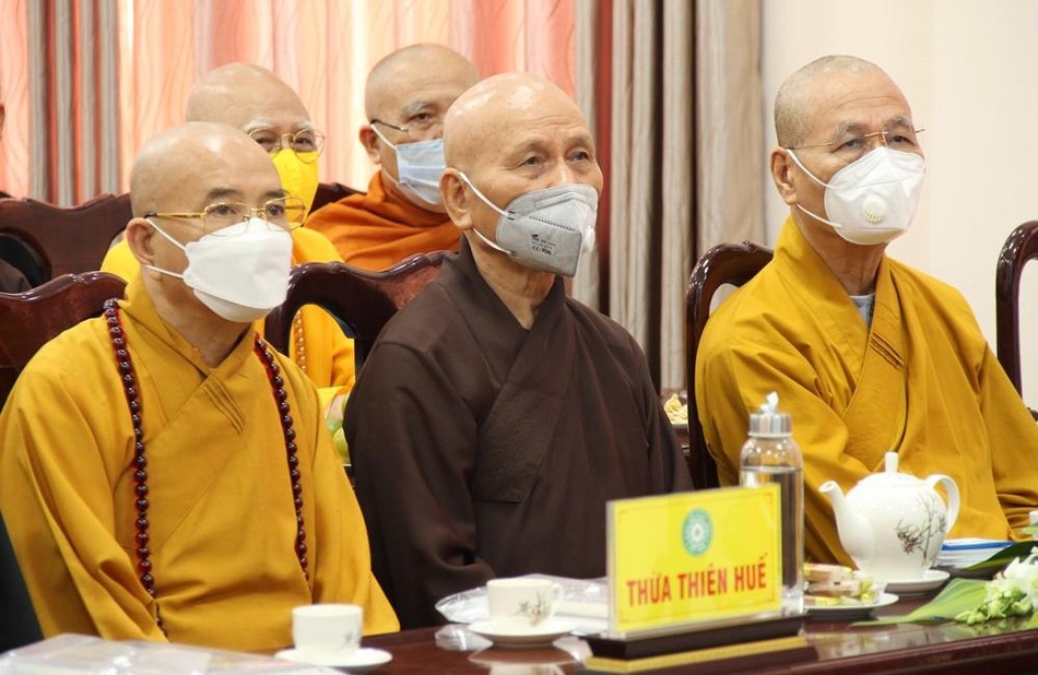 Chư tôn đức Hội đồng Chứng minh, Hội đồng Trị sự tham dự lễ Chư tôn đức Hội đồng Chứng minh, Hội đồng Trị sự tham dự lễ