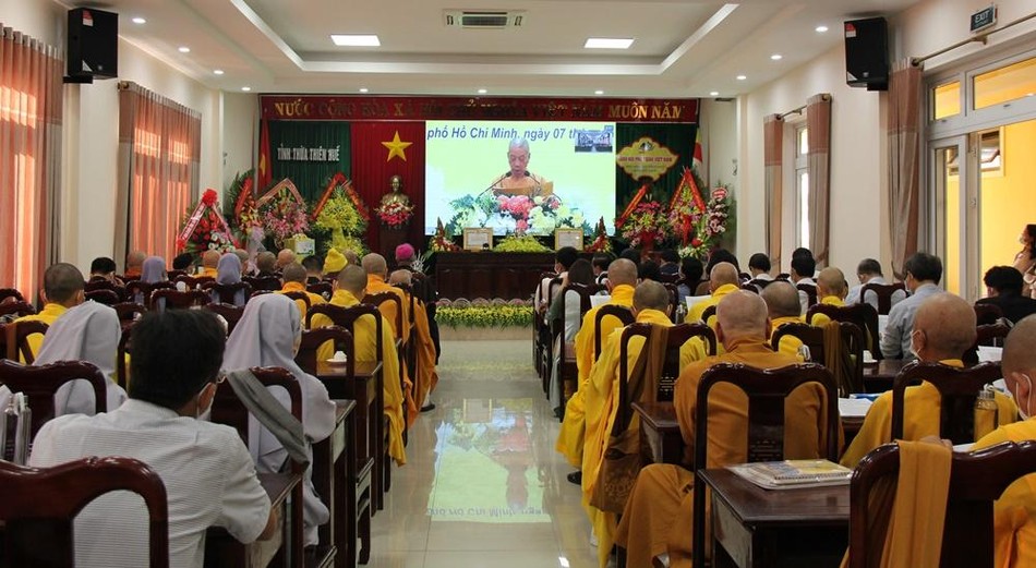 Đại biểu lắng nghe Trưởng lão Hòa thượng Thích Trí Quảng tuyên đọc thông điệp của Ban Thường trực Hội đồng Chứng minh GHPGVN Đại biểu lắng nghe Trưởng lão Hòa thượng Thích Trí Quảng tuyên đọc thông điệp của Ban Thường trực Hội đồng Chứng minh GHPGVN