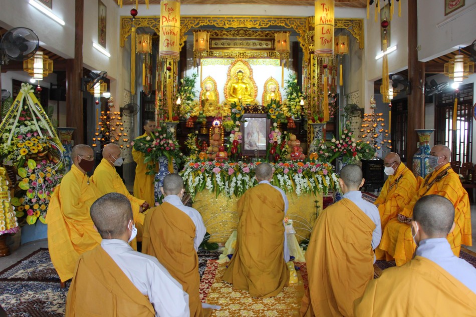 Môn đồ, pháp quyến trong lễ tưởng niệm cố Ni trưởng Thích nữ Tâm Đăng Môn đồ, pháp quyến trong lễ tưởng niệm cố Ni trưởng Thích nữ Tâm Đăng