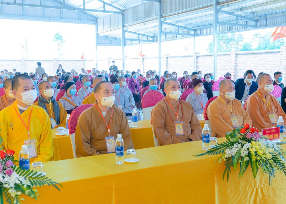 Chư tôn đức Tăng tham dự hội nghị Chư tôn đức Tăng tham dự hội nghị