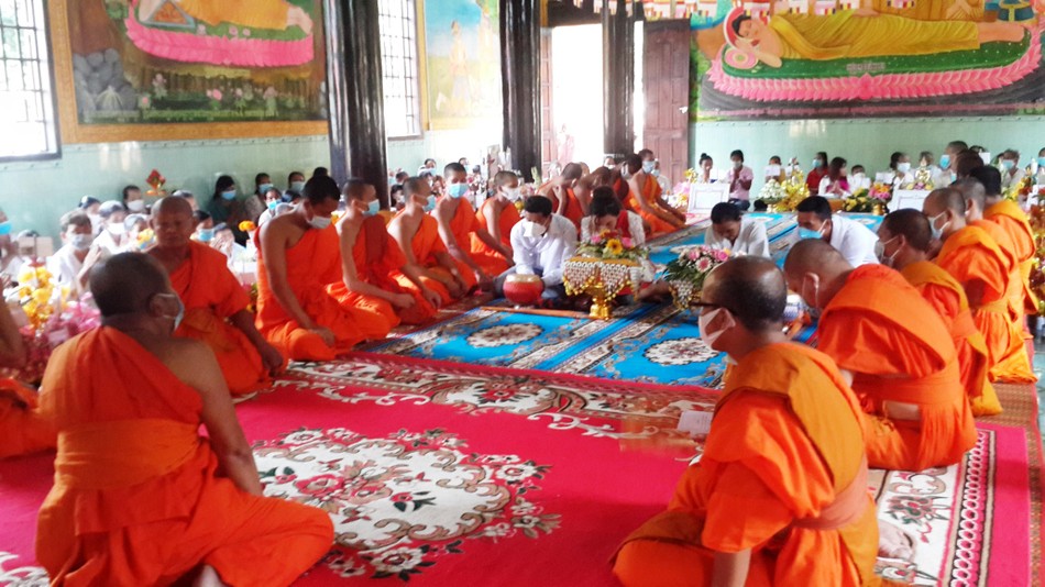 Buổi lễ dân y Kathina diễn ra tại giảng đường