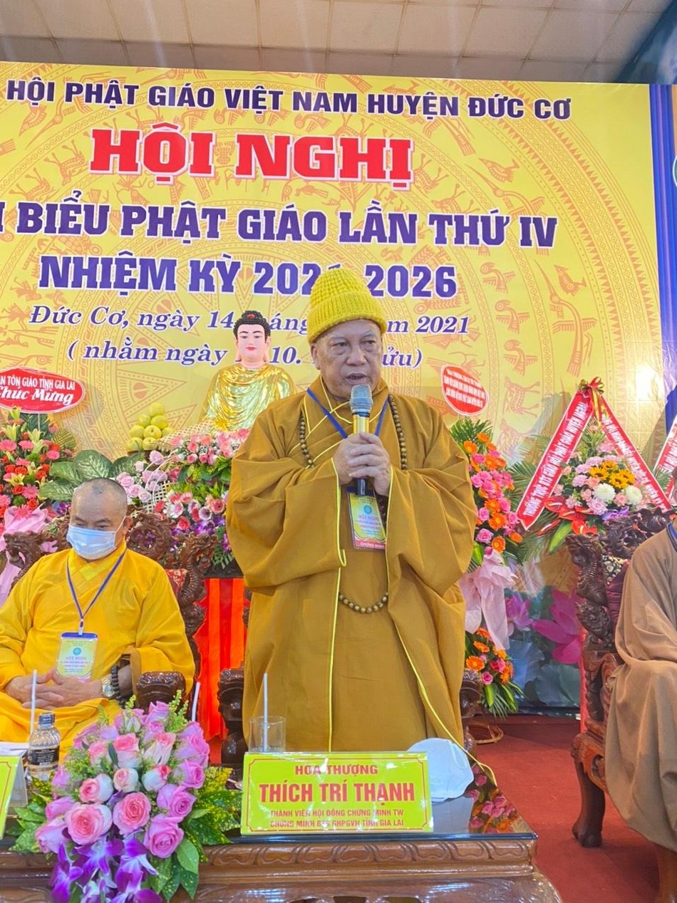 Hòa thượng Thích Trí Thạnh ban đạo từ Hòa thượng Thích Trí Thạnh ban đạo từ
