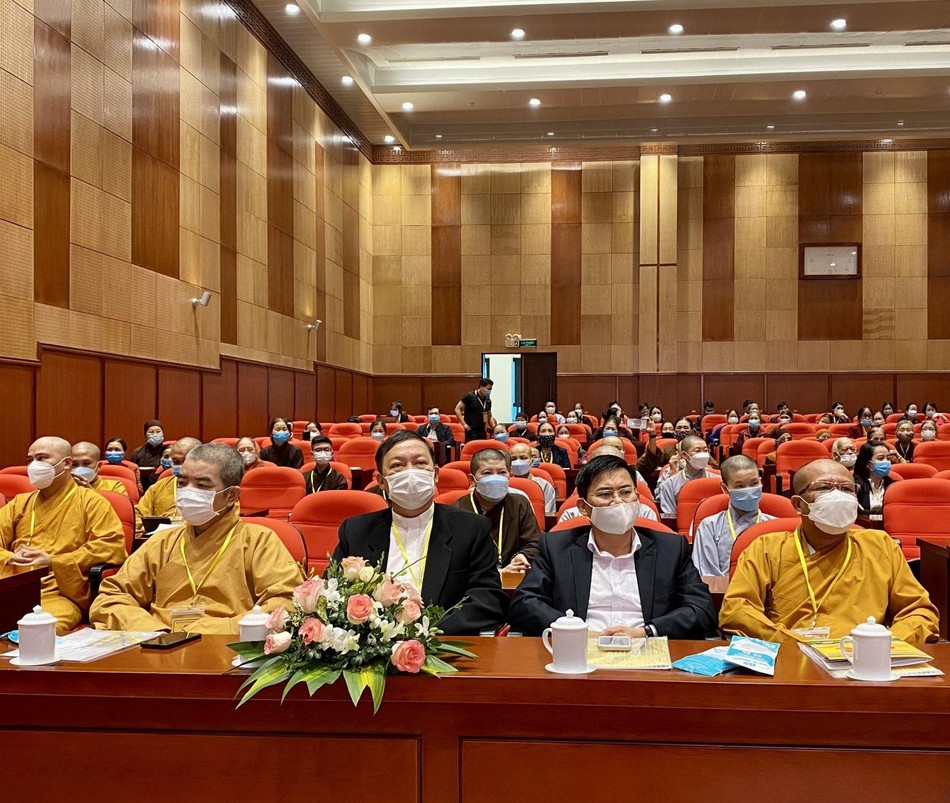 Chư tôn đức Tăng, Ni và đại biểu tham dự đại hội Chư tôn đức Tăng, Ni và đại biểu tham dự đại hội