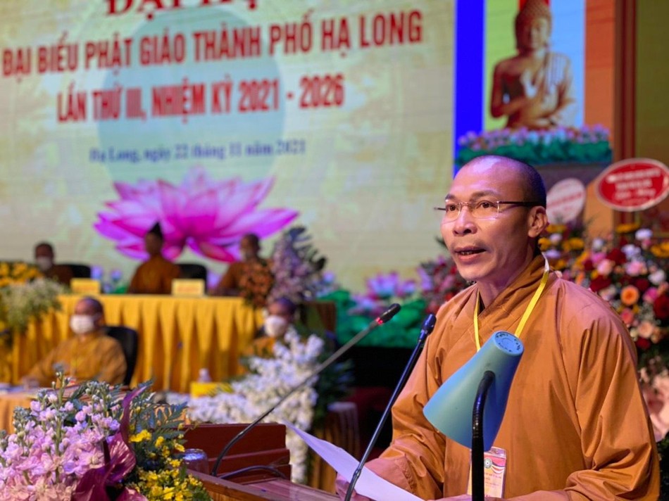 Thượng tọa Thích Thanh Lịch công bố Quyết định chuẩn y nhân sự Ban Trị sự GHPGVN TP.Hạ Long nhiệm kì 2021- 2026