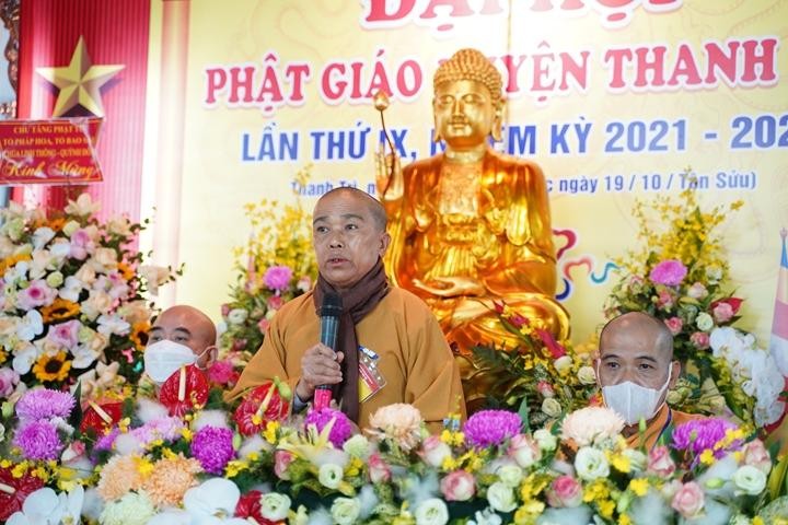 Hòa thượng Thích Thanh Chính ban đạo từ