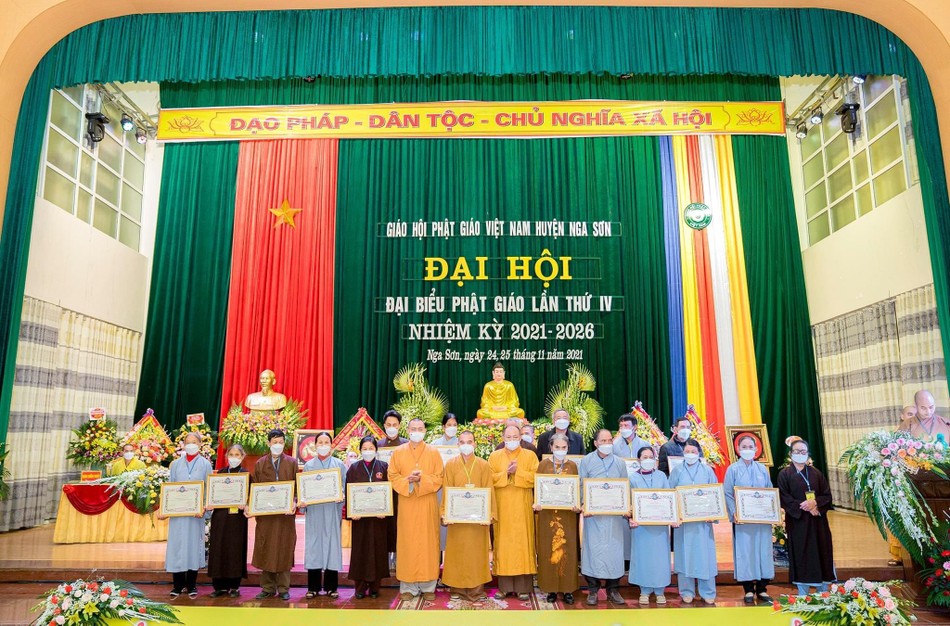 Ban Trị sự GHPGVN tỉnh Thanh Hóa trao Bằng tuyên dương công đức cho các tập thể và cá nhân xuất sắc Ban Trị sự GHPGVN tỉnh Thanh Hóa trao Bằng tuyên dương công đức cho các tập thể và cá nhân xuất sắc