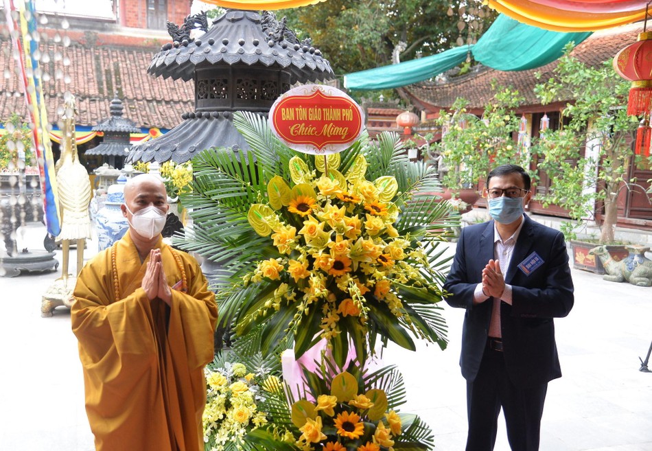 Ban Tôn giáo TP.Hải Phòng tặng hoa chúc mừng đại hội Ban Tôn giáo TP.Hải Phòng tặng hoa chúc mừng đại hội