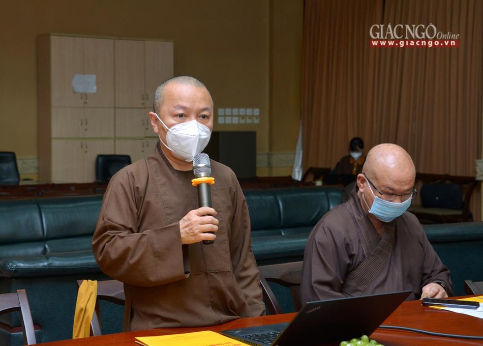 Thượng tọa Thích Nhật Từ báo cáo tại phiên họp Thượng tọa Thích Nhật Từ báo cáo tại phiên họp