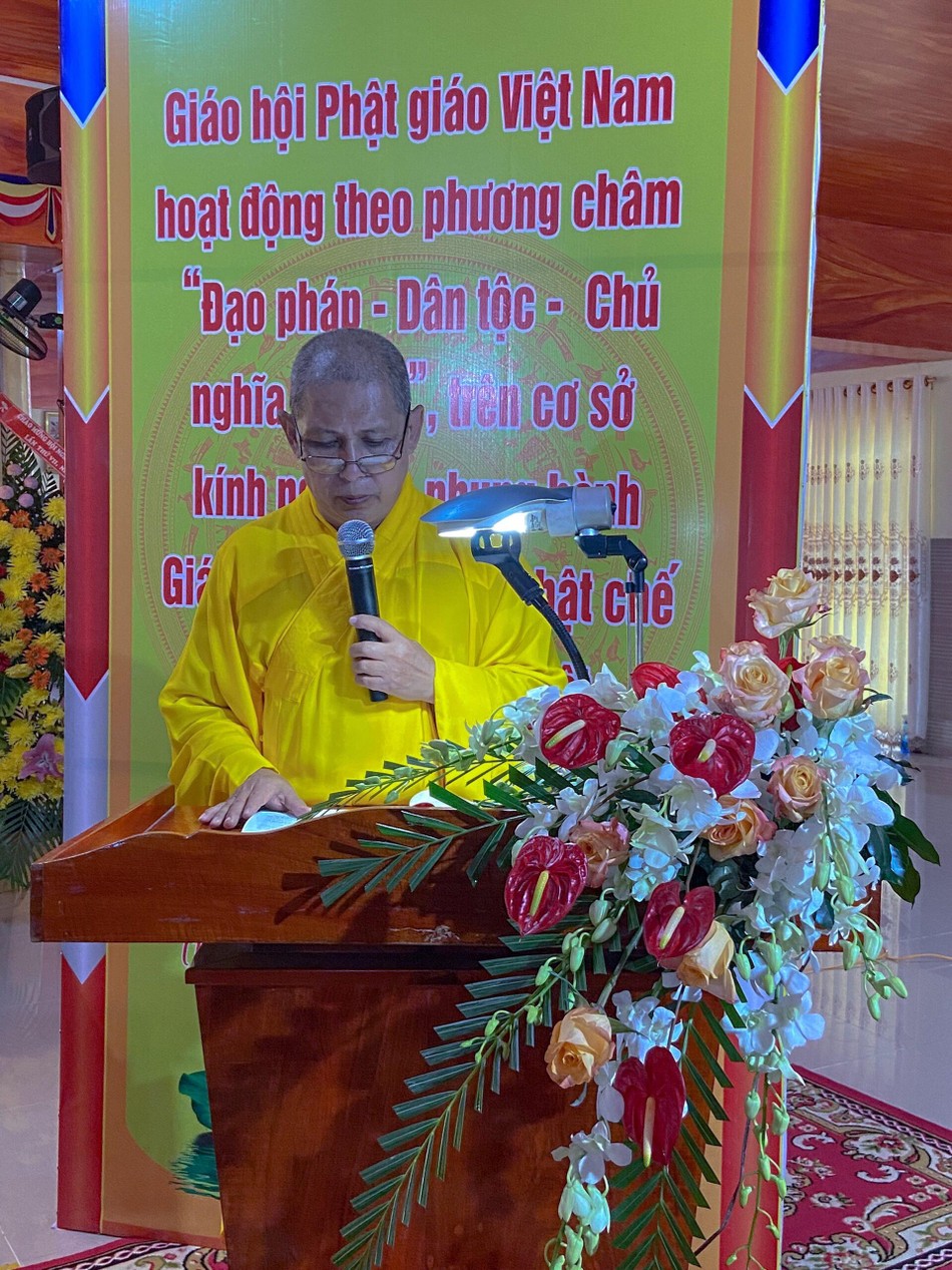 Đại đức Thích Thiện Thông báo cáo công tác Phật sự nhiệm kỳ VI (2016-2021)