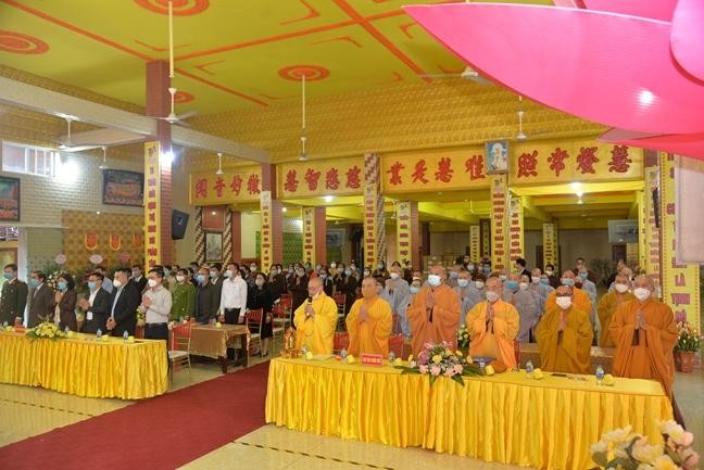 Niệm Phật cầu gia hộ trước khi tiến hành đại hội Niệm Phật cầu gia hộ trước khi tiến hành đại hội