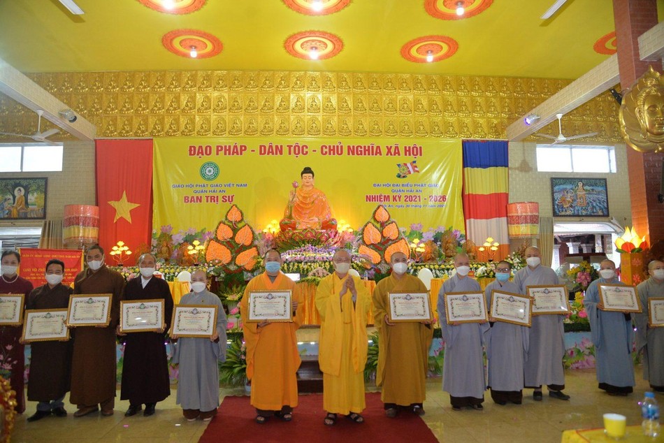 Tập thể, cá nhân nhận Bằng tuyên dương công đức Tập thể, cá nhân nhận Bằng tuyên dương công đức