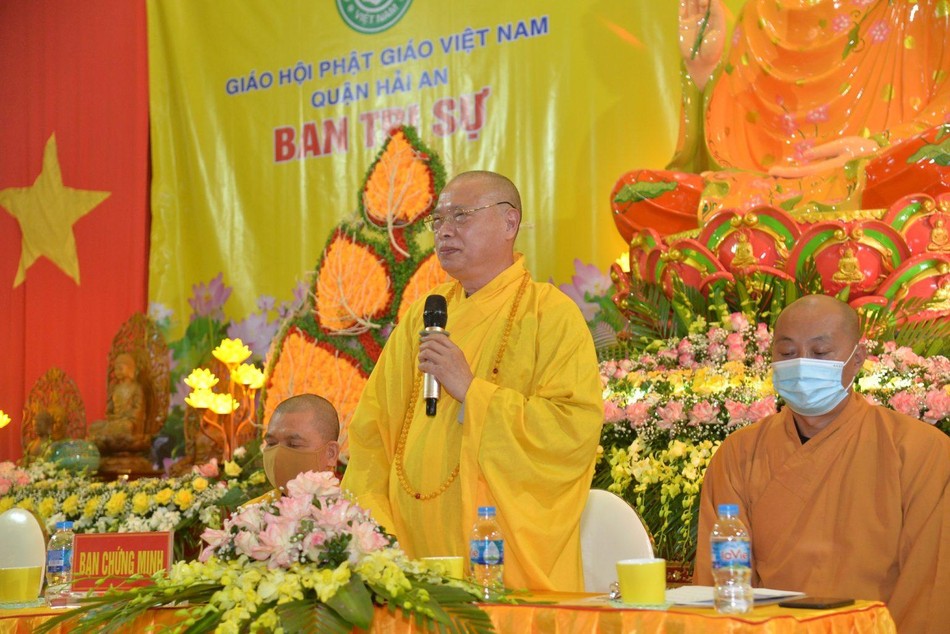 Hòa thượng Thích Thanh Giác ban đạo từ Hòa thượng Thích Thanh Giác ban đạo từ