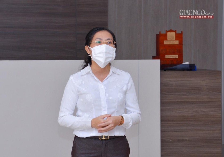 Bà Phan Kiều Thanh Hương phát biểu