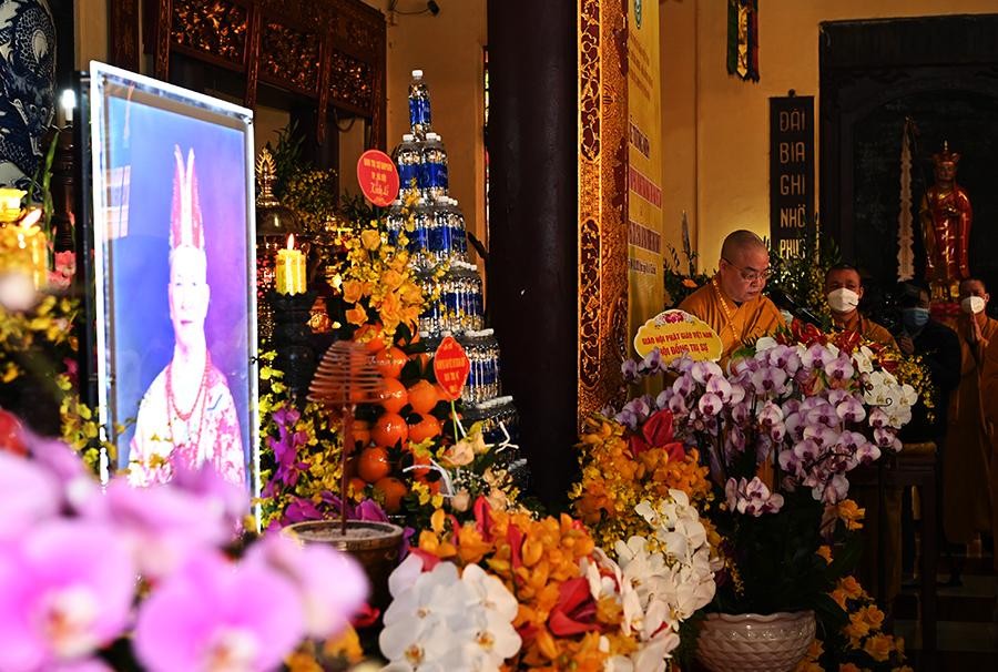 Hòa thượng Thích Thanh Nhiễu tuyên lời tưởng niệm Đức vua - Phật hoàng Trần Nhân Tông Hòa thượng Thích Thanh Nhiễu tuyên lời tưởng niệm Đức vua - Phật hoàng Trần Nhân Tông