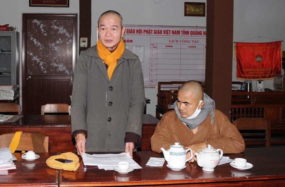 Thượng tọa Thích Như Giải trình bày báo cáo