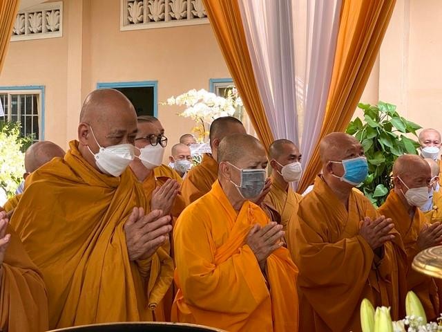 Chư tôn đức chí tâm dâng thời kinh cầu nguyện Chư tôn đức chí tâm dâng thời kinh cầu nguyện