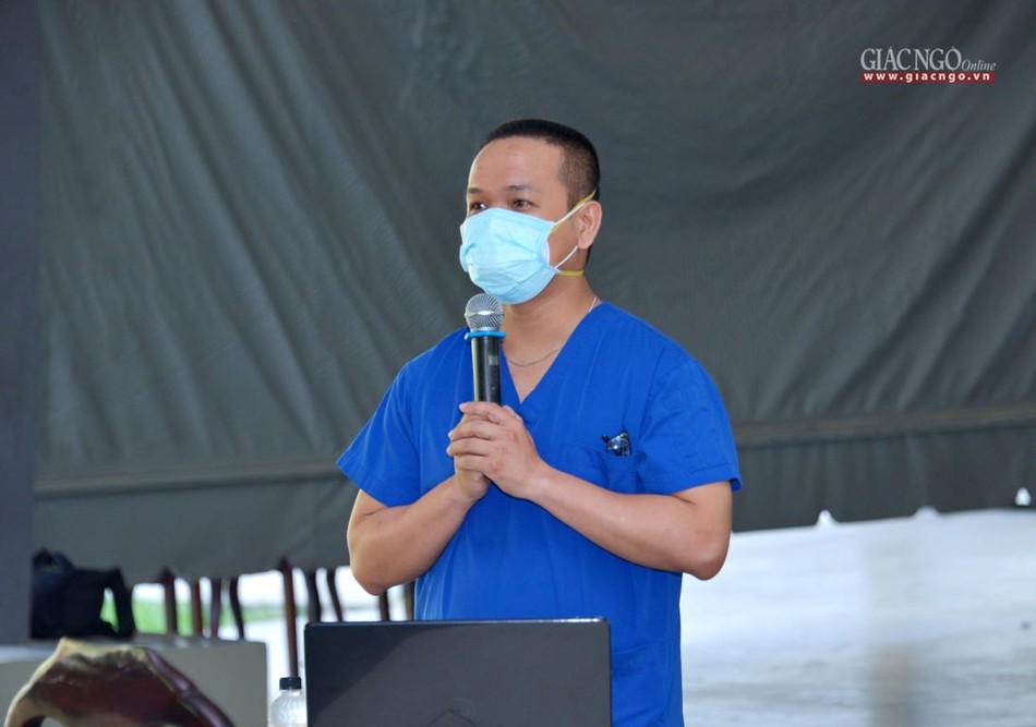 Bác sĩ Võ Khắc Khôi Nguyên chia sẻ với Tăng, Ni sinh viên về việc &quot;Thích ứng an toàn với Covid-19&quot;