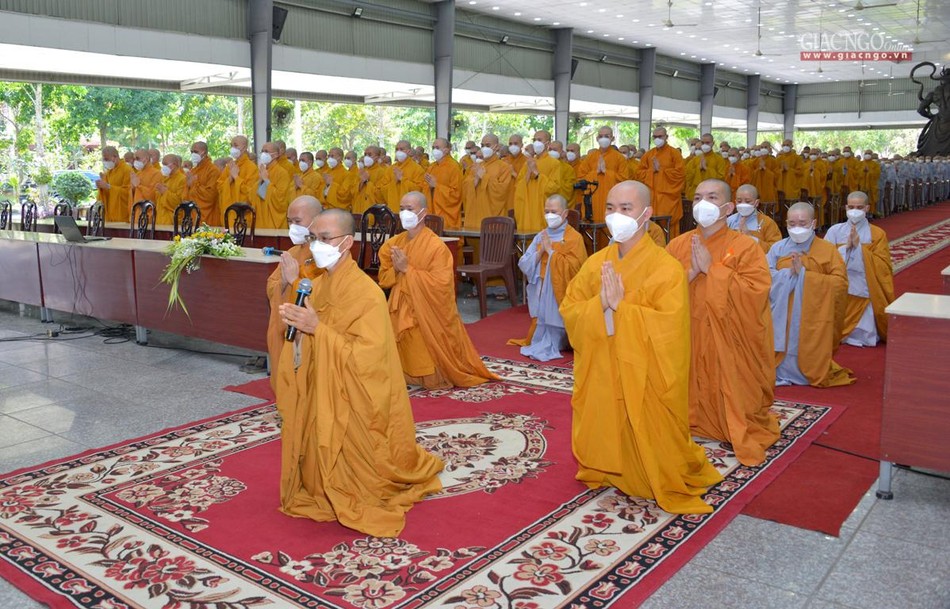 Thượng tọa Thích Phước Lượng tác bạch