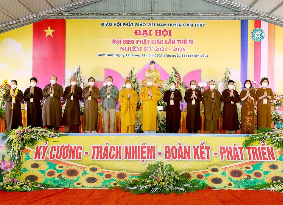 Tân Ban Trị sự Phật giáo huyện Cẩm Thủy nhiệm kỳ 2021-2026 ra mắt, phát biểu nhận nhiệm vụ Tân Ban Trị sự Phật giáo huyện Cẩm Thủy nhiệm kỳ 2021-2026 ra mắt, phát biểu nhận nhiệm vụ