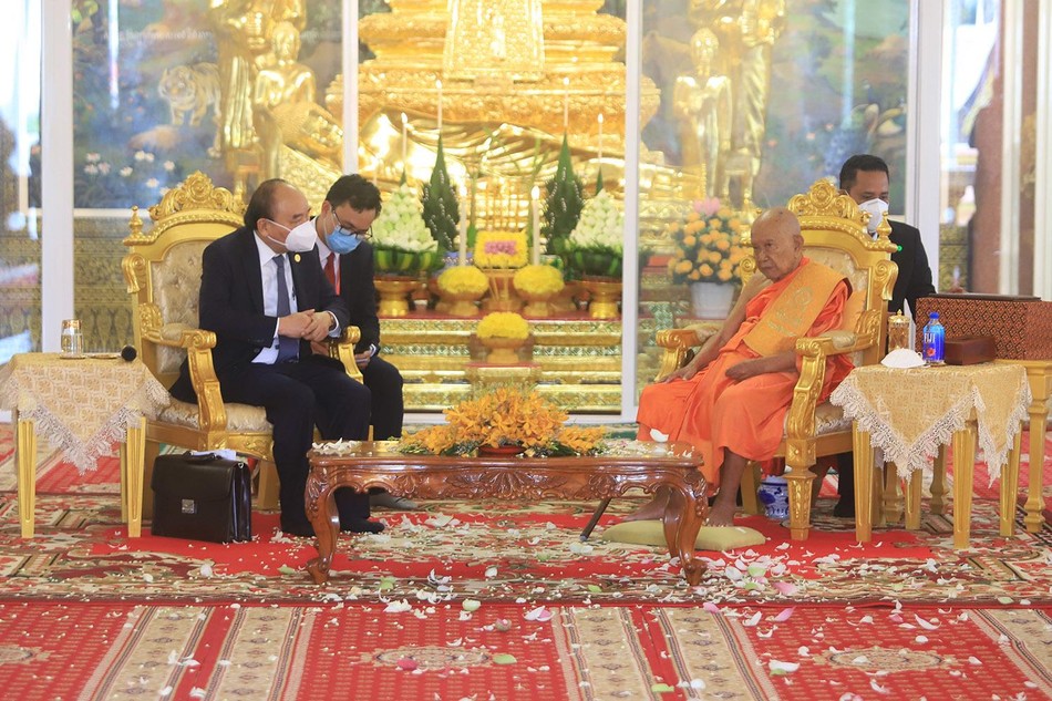 Chủ tịch nước Nguyễn Xuân Phúc và Đại Tăng thống Tep Vong Chủ tịch nước Nguyễn Xuân Phúc và Đại Tăng thống Tep Vong
