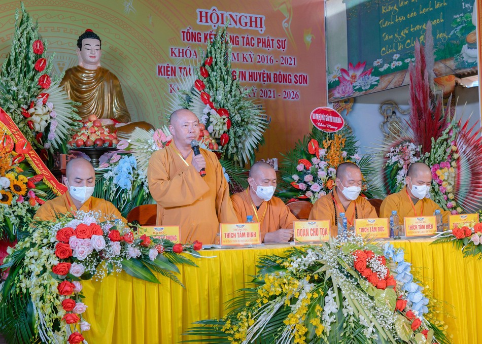 Đại đức Thích Tâm Định phát biểu tại hội nghị