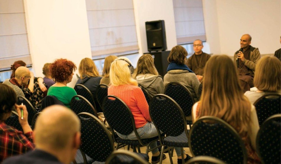 Ngày chánh niệm dành cho các nhà giáo dục và phụ huynh tại Vilnius, CH Litva Ngày chánh niệm dành cho các nhà giáo dục và phụ huynh tại Vilnius, CH Litva