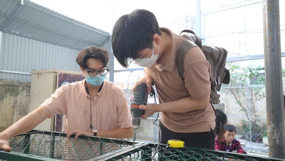 Workshop kết hợp sinh viên Việt-Pháp được tổ chức nhằm thúc đẩy nhận thức về thu gom và tái chế rác thải Workshop kết hợp sinh viên Việt-Pháp được tổ chức nhằm thúc đẩy nhận thức về thu gom và tái chế rác thải