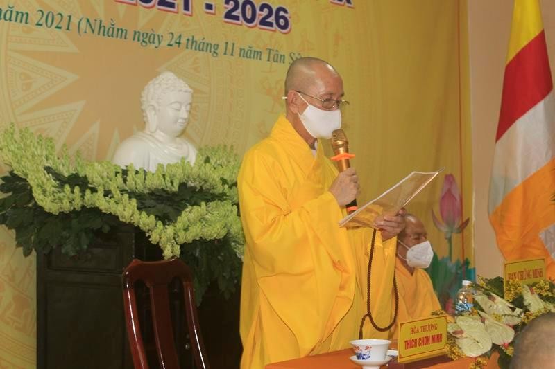 Hòa thượng Thích Chơn Minh ban đạo từ Hòa thượng Thích Chơn Minh ban đạo từ