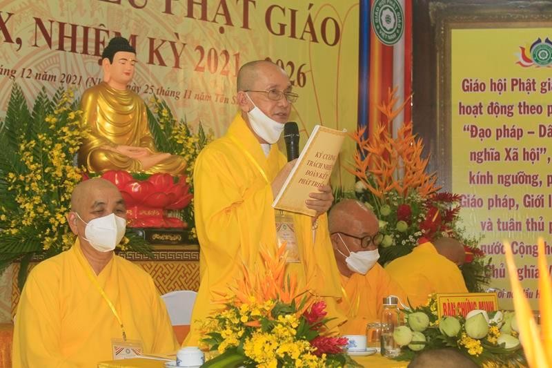 Hòa thượng Thích Chơn Minh ban đạo từ Hòa thượng Thích Chơn Minh ban đạo từ