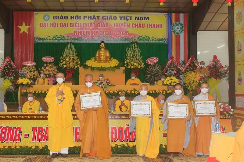 Tập thể, cá nhân nhận Bằng tuyên dương công đức Tập thể, cá nhân nhận Bằng tuyên dương công đức