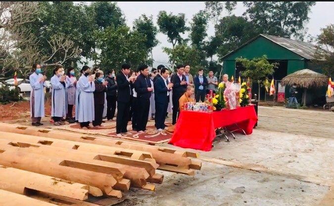 Nghi lễ tâm linh dựng cột chùa Côn Sơn Nghi lễ tâm linh dựng cột chùa Côn Sơn