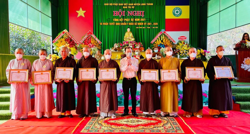 Tập thể, cá nhân xuất sắc nhận Giấy khen của UBND huyện Long Thành