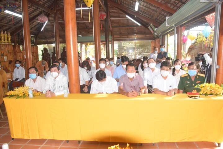 Đại biểu chính quyền tham dự buổi lễ