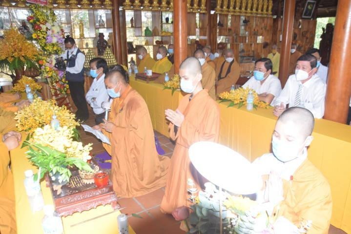 Đại đức Thích Thiện Nghĩa dâng lời phát nguyện