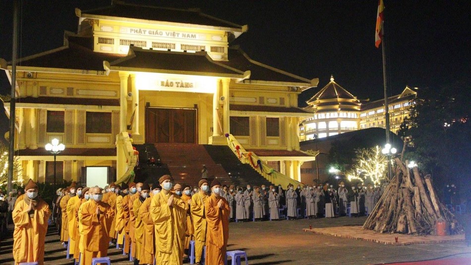 Tăng Ni sinh viên tham dự buổi lễ Tăng Ni sinh viên tham dự buổi lễ