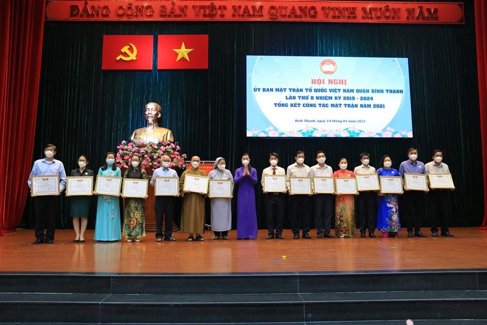 Thượng tọa Thích Tâm Chơn nhận Bằng khen của Ủy ban MTTQVN TP.HCM Thượng tọa Thích Tâm Chơn nhận Bằng khen của Ủy ban MTTQVN TP.HCM