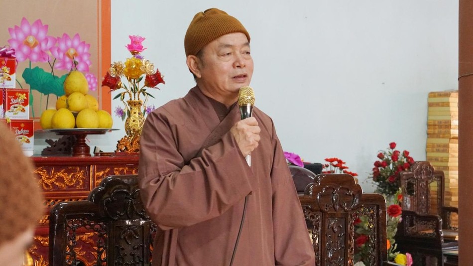 Thượng tọa Thích Thanh Hòa phát biểu