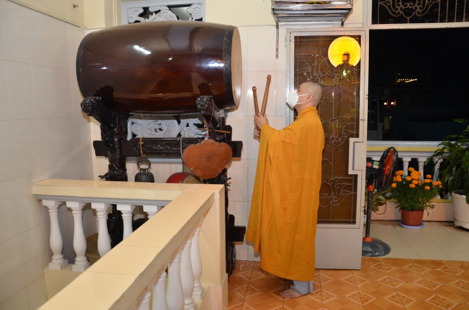 Chư Tăng cử 3 hồi chuông trống Bát Nhã chào đón năm Nhâm Dần