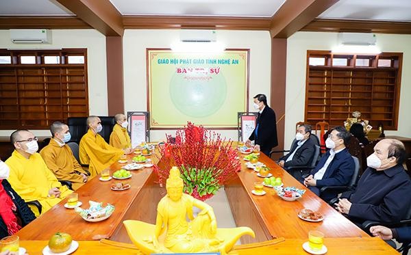 Phó Chủ tịch UBND tỉnh Nghệ An ông Lê Hồng Vinh chúc mừng năm mới đến Ban Trị sự cùng Tăng, Ni, Phật tử trên địa bàn tỉnh Phó Chủ tịch UBND tỉnh Nghệ An ông Lê Hồng Vinh chúc mừng năm mới đến Ban Trị sự cùng Tăng, Ni, Phật tử trên địa bàn tỉnh