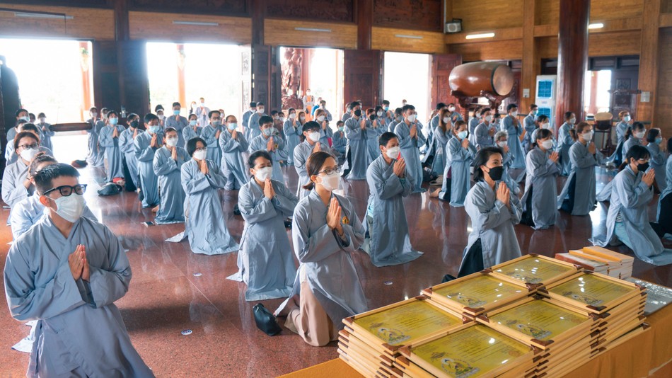 Phật tử tham dự lễ quy y Phật tử tham dự lễ quy y