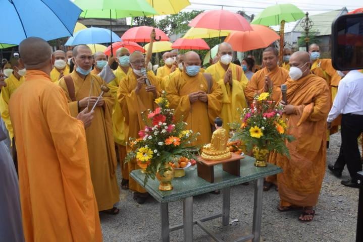 Chư tôn đức niêm hương cầu nguyện Chư tôn đức niêm hương cầu nguyện