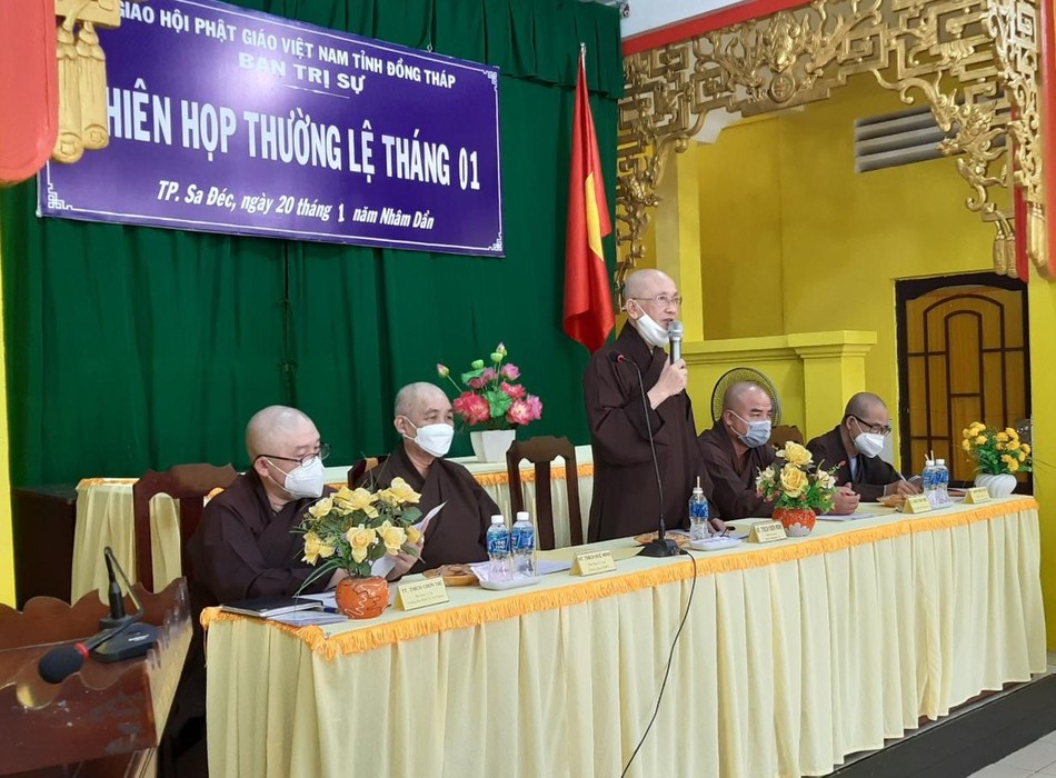 Hòa thượng Thích Chơn Minh phát biểu đúc kết phiên họp Hòa thượng Thích Chơn Minh phát biểu đúc kết phiên họp