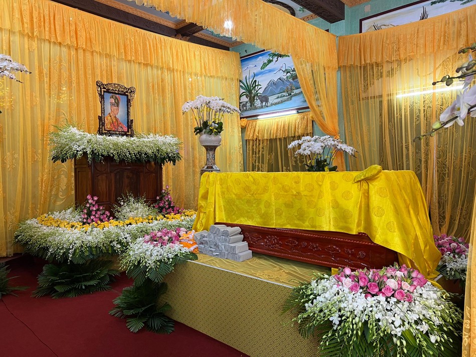 Kim quan Trưởng lão Hòa thượng Thích Huệ Tánh được tôn trí tại chùa Phật Quang Kim quan Trưởng lão Hòa thượng Thích Huệ Tánh được tôn trí tại chùa Phật Quang