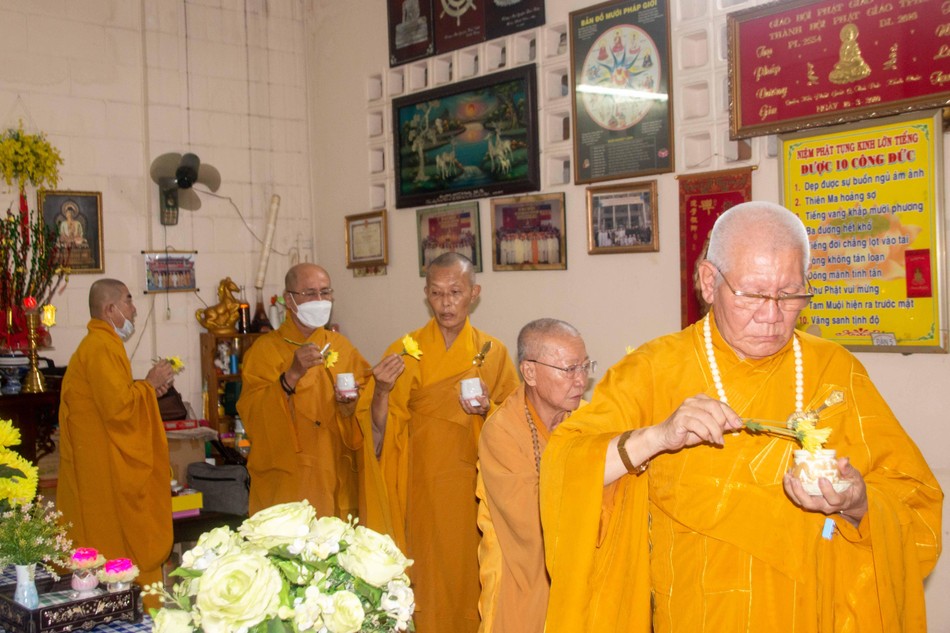 Nghi thức sái tịnh tâm linh khởi công tái thiết chùa Giác Hạnh Nghi thức sái tịnh tâm linh khởi công tái thiết chùa Giác Hạnh