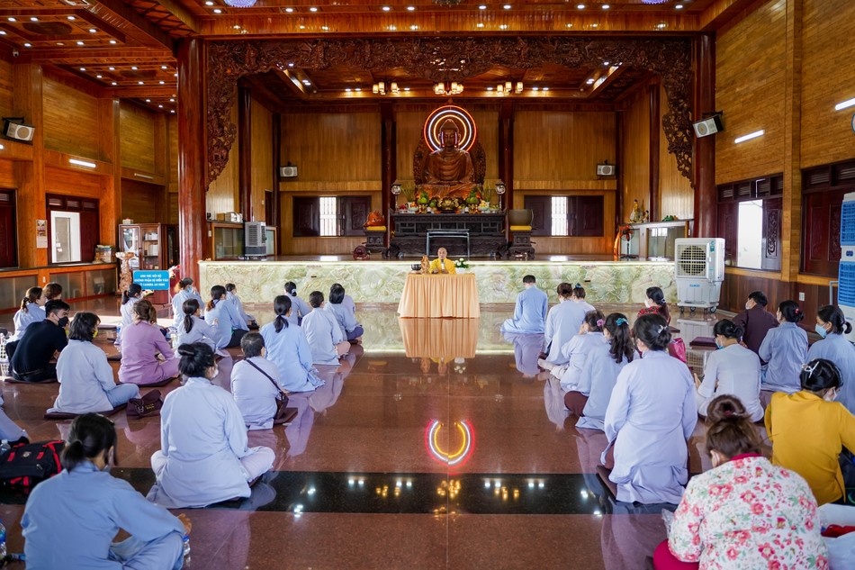 Phật tử thính pháp Phật tử thính pháp