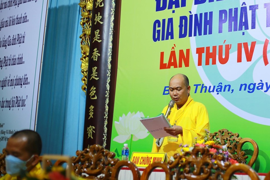 Thượng tọa Thích Nguyên Sắc ban đạo từ Thượng tọa Thích Nguyên Sắc ban đạo từ