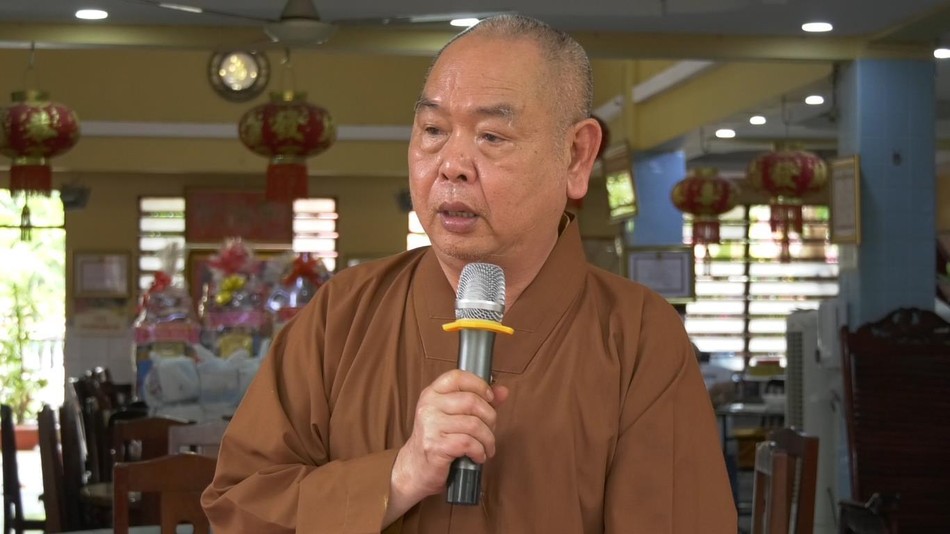 Thượng tọa Thích Huệ Công đúc kết phiên họp Thượng tọa Thích Huệ Công đúc kết phiên họp