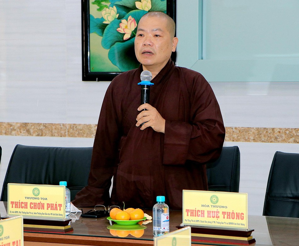 Thượng tọa Thích Chơn Phát phát biểu Thượng tọa Thích Chơn Phát phát biểu